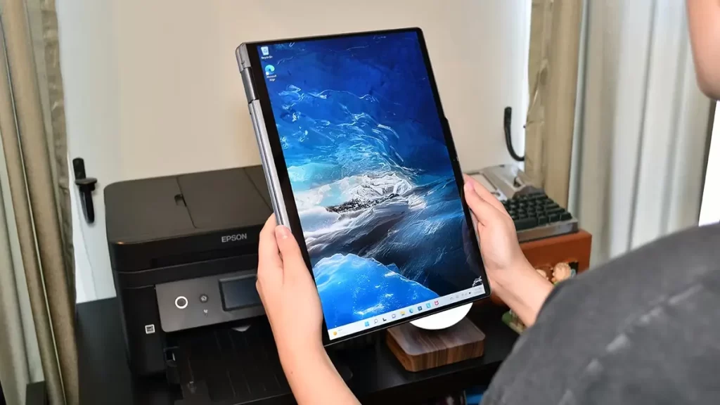 Lenovo Yoga 7i σε λειτουργία tablet