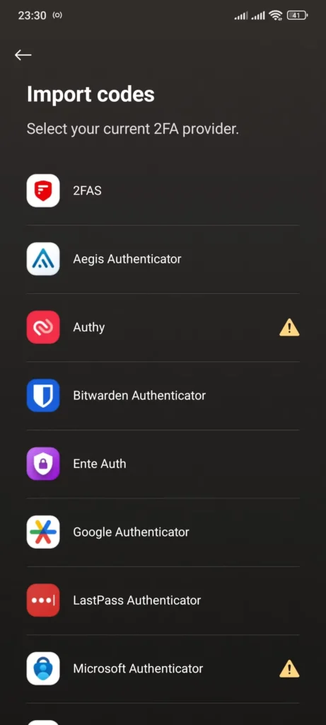 Λίστα αυθεντικοποιητών στο Proton Authenticator με προειδοποιητικά σήματα μπροστά από το Authy και το Microsoft Authenticator